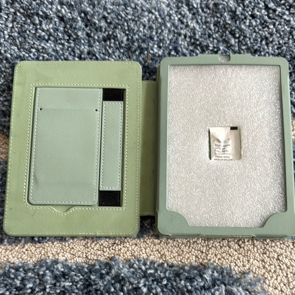Like New MoKo Kindle/Tablet Case
